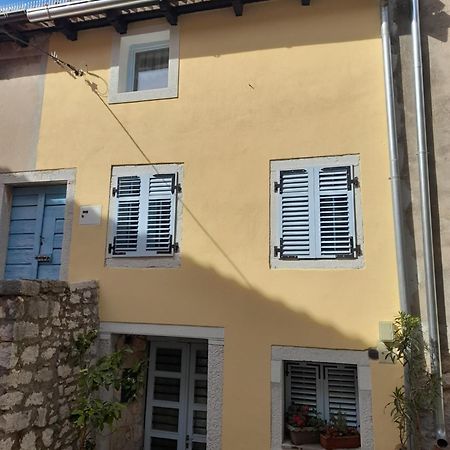 ורסאר Apartment The Old House מראה חיצוני תמונה